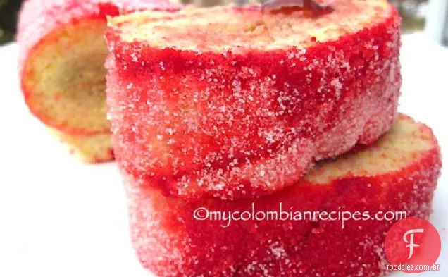 Rollo Rojo de Guayaba (bolo de rolo vermelho colombiano com goiaba)