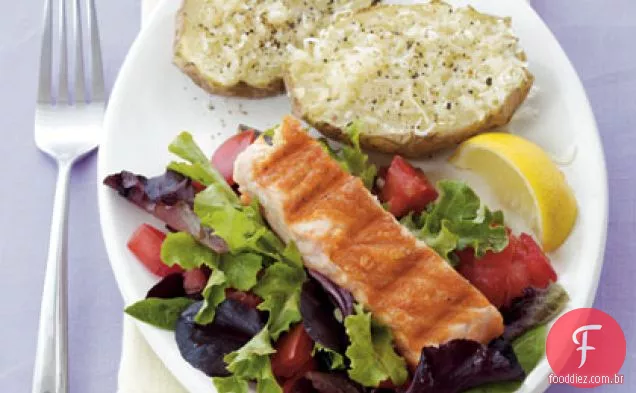 Frigideira Salmão E Batatas Parmesão
