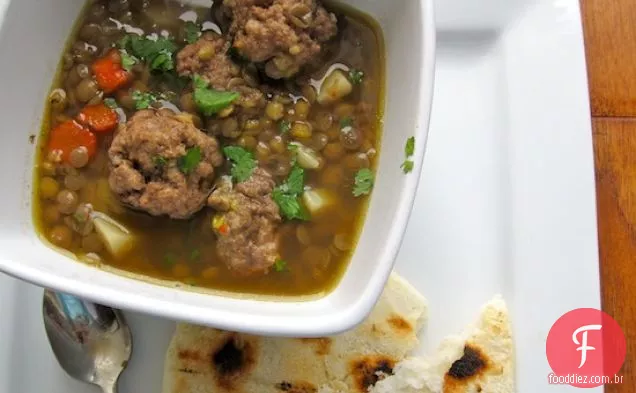 Sopa de Lentejas con Albondigas (sopa de lentilha com almôndegas)