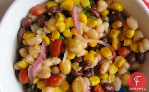 Salada de feijão e milho (Ensalada de Frijol y Maiz)