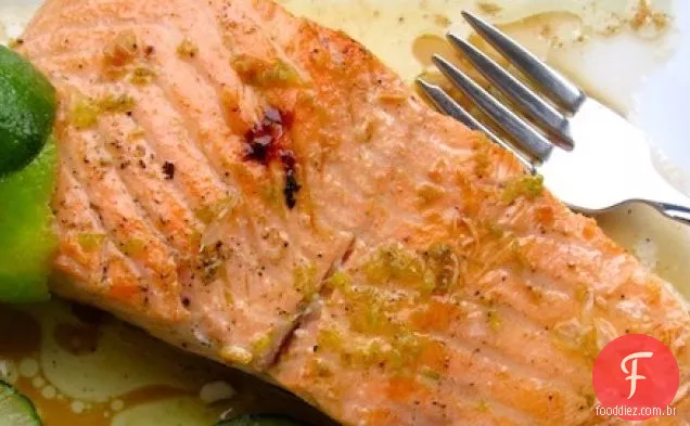Salmão com molho de limão e xerez