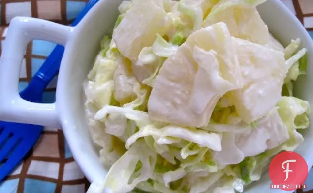 Pineapple Coleslaw (Ensalada de Repollo con Piña)
