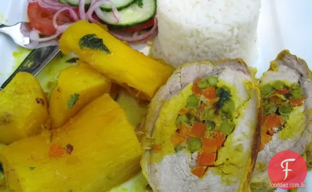Carne de Cerdo Rellena (carne de porco recheada com legumes)