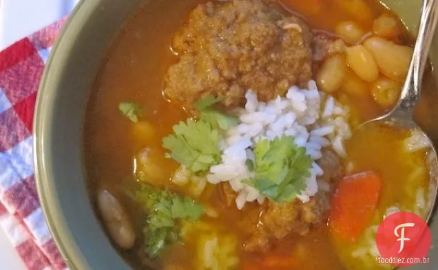 Sopa de Frijoles Blancos con Albóndigas (feijão branco e sopa de Almôndega)