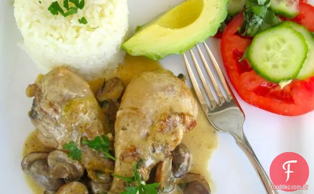 Frango com molho de cogumelos (Pollo con Salsa de Champiñones)