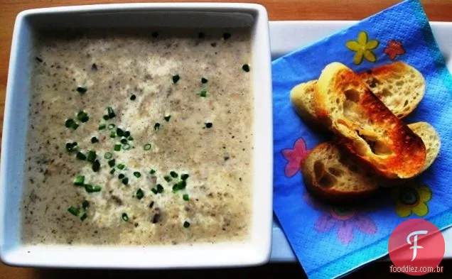 Sopa de cogumelos (Sopa de Champiñones)