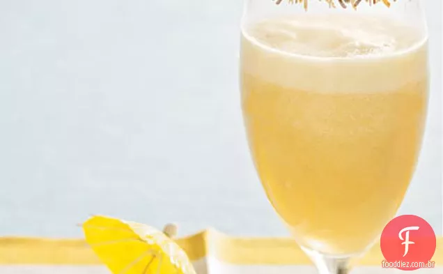 Pina Colada Com Borda De Coco Torrada