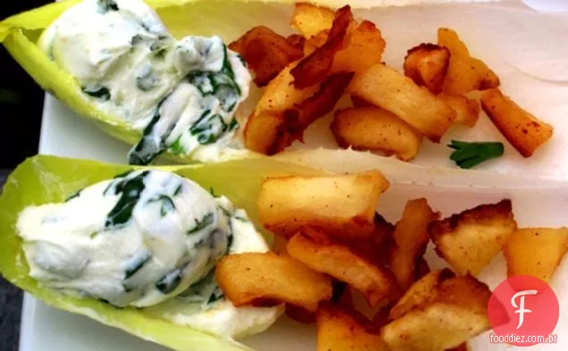 Endive com queijo creme Herbed e maçãs caramelizadas