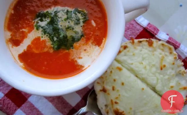 Sopa o creme de Tomate con Albahaca (sopa de tomate e manjericão)