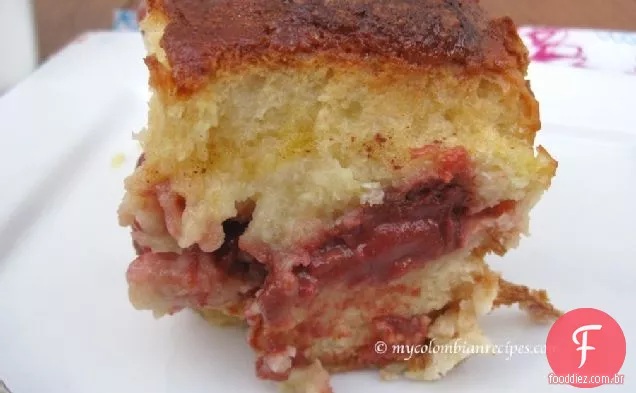 Torta de Pan Mojicón (bolo de Pudim de pão Mojicón)