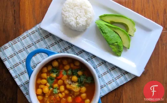 Garbanzos con Paticas de Cerdo (grão de bico com ensopado de pés de porco)