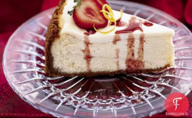 Cheesecake de limão com morangos e esmalte de porta