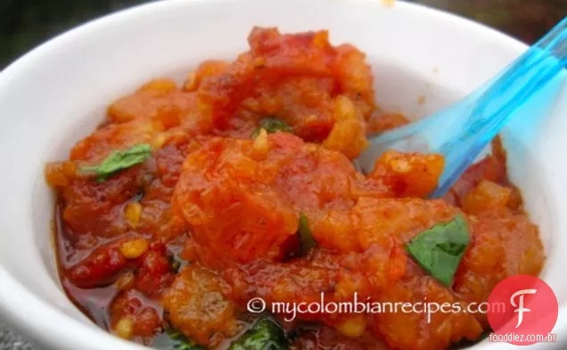 MOLHO COLOMBIANO DE TOMATE E CEBOLA (HOGAO)