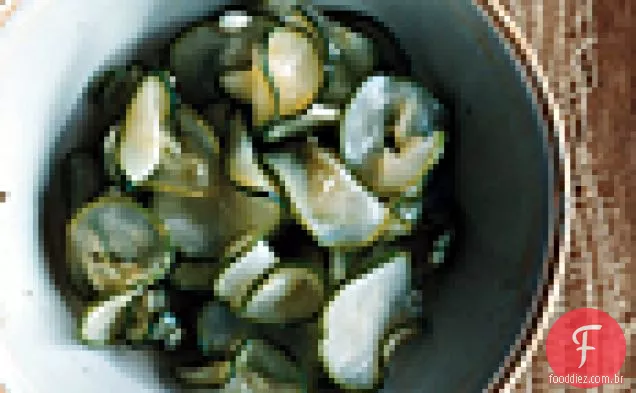 Pepinos com wasabi e vinagre de arroz