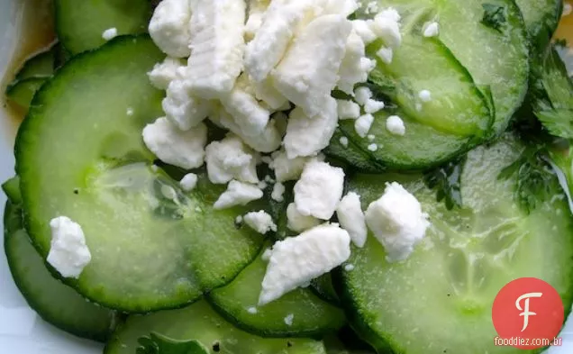 Salada de pepino e Feta (Ensalada de Pepino y Feta)