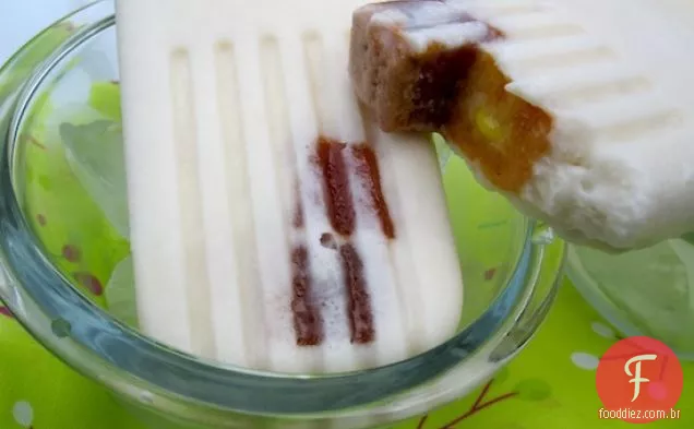 Paletas de Coco con Bocadillo (picolés de coco e goiaba)