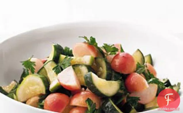 Salada de pepino e rabanete