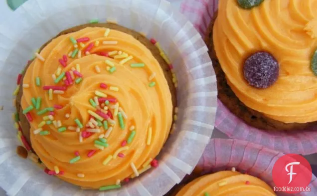 Cupcakes veganos com creme de manteiga falso e uma competição