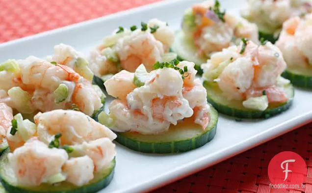 Salada De Camarão Em Fatias De Pepino