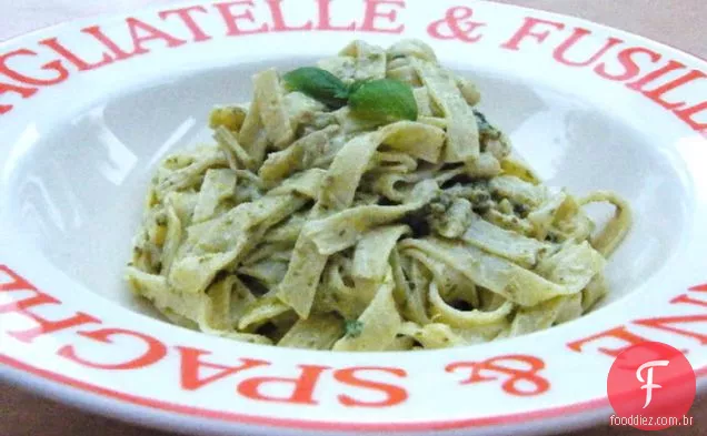 Tagliatelle al pesto e iogurte