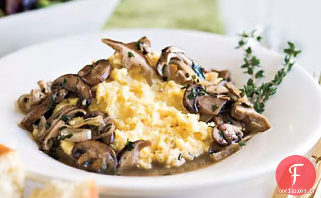 Ragoût de cogumelos com polenta cremosa