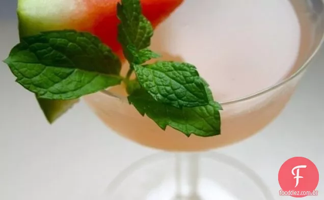 Melancia-pepino Refresher Straight Up Cocktails e bebidas espirituosas