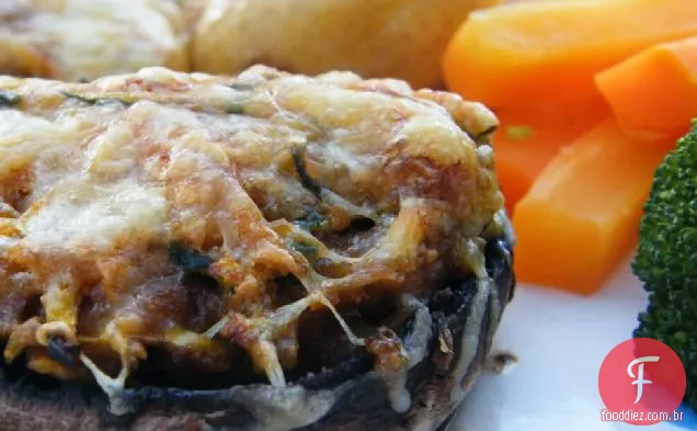 Cogumelos Recheados Com Cenoura, Courgette E Manteiga De Amendoim De Luxo