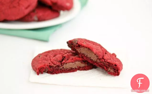 Nutella encheu biscoitos de veludo vermelho