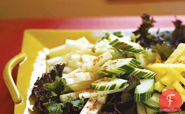 Salada de jicama, pepino e abacaxi (Pico De Gallo)
