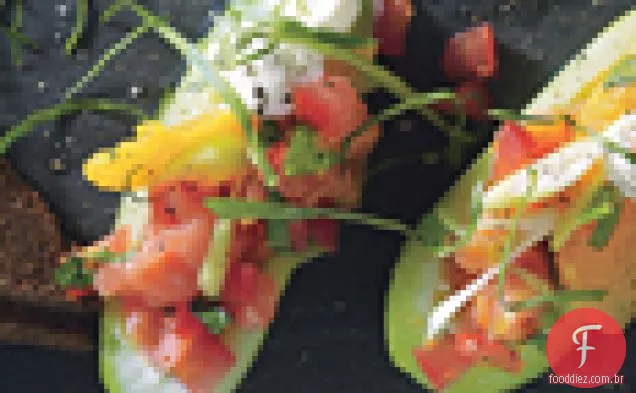 Barcos de salmão e pepino