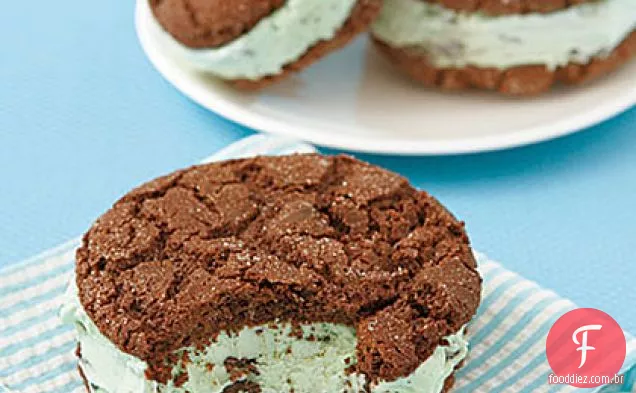 Sanduíches De Sorvete Com Chip De Chocolate E Hortelã