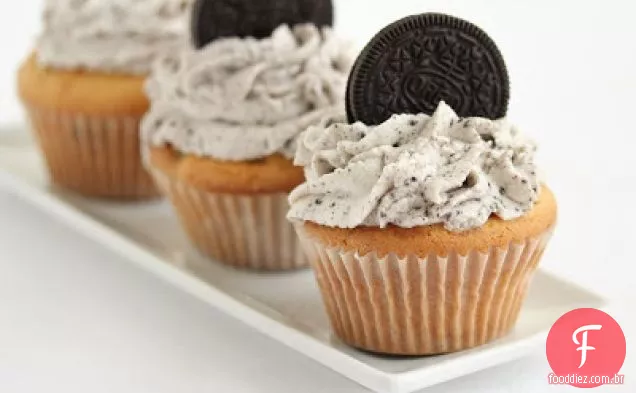Biscoitos e creme Cupcakes com Oreo geada