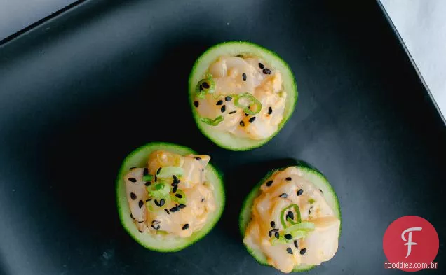 Tartare Picante Da Vieira Na Receita Dos Copos Do Pepino