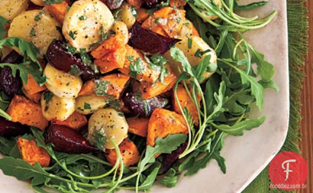 Salada De Vegetais De Raiz Torrada