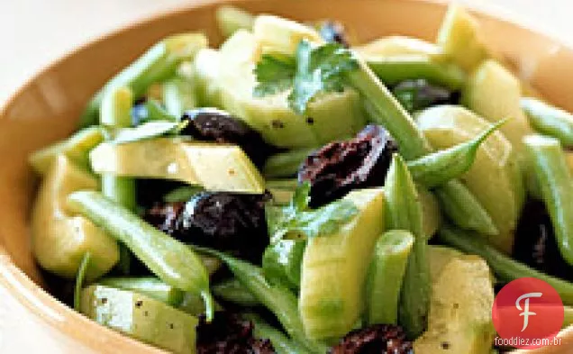 Salada De Pepino, Feijão E Azeitona
