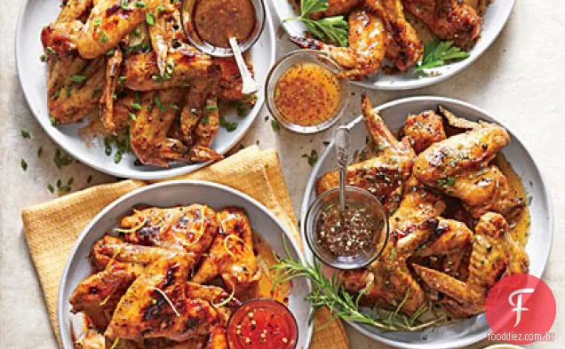 Asas de frango grelhadas com sal e pimenta