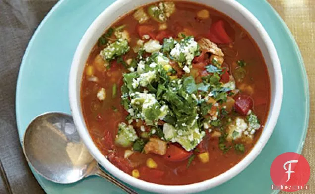 Sopa de frango com pimenta com especiarias com pimenta sem luz e sabor de abacate