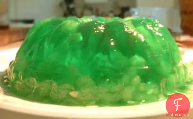 Salada de gelatina de limão e pepino de abacaxi da vovó