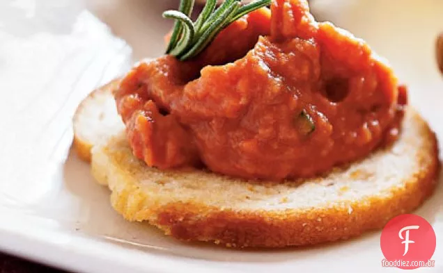 Alho assado, tomate seco ao sol e molho de Feijão Branco