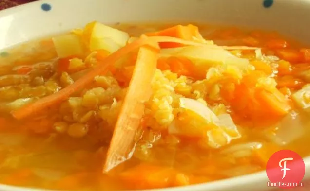 Sopa de cenoura e lentilha