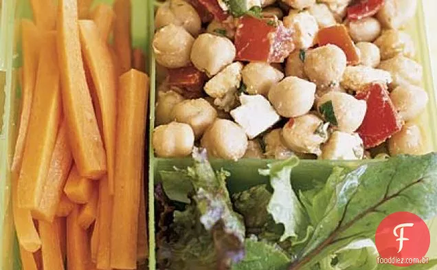 Salada de grão de bico com vinagrete de cominho