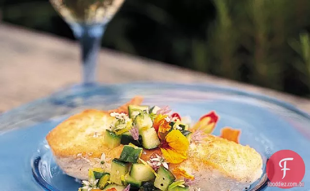 Pepino e erva flor Salsa