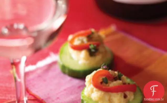 Fatias De Pepino Com Purê De Grão De Bico E Tomilho
