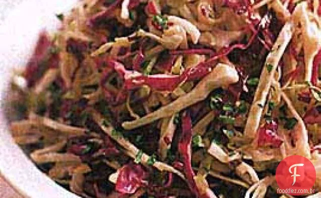 Salada de repolho com vinagrete de mostarda