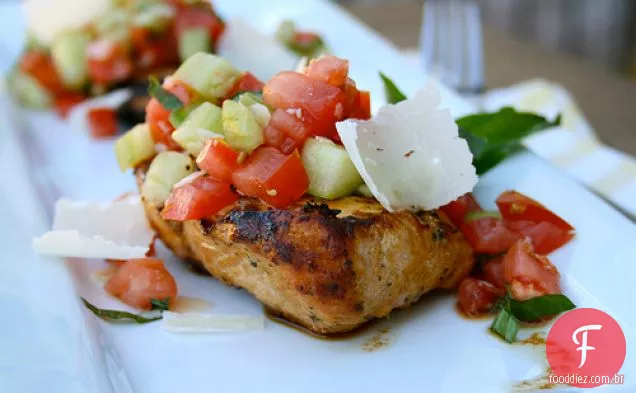 Frango Grelhado Italiano Com Pepino Bruschetta