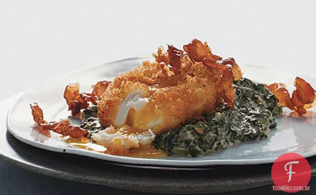 Ovos escalfados fritos com espinafre creme e presunto Serrano