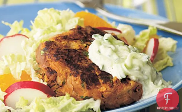 Bolos de atum Tailandês picantes com pepino Aïoli