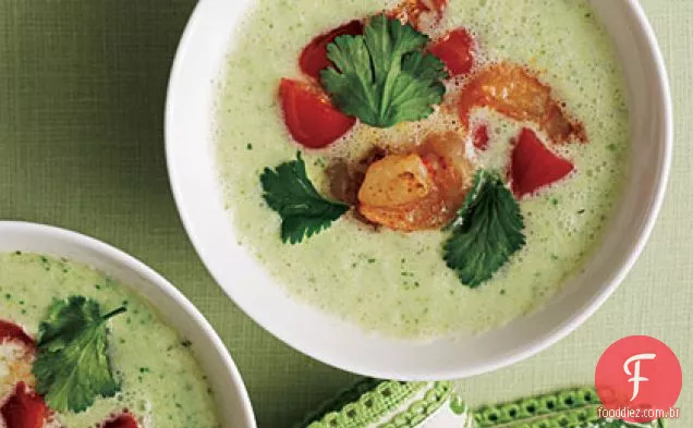 Gaspacho de pepino com sabor de camarão