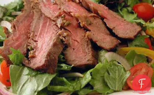 Salada De Carne Grelhada Do Sudeste Asiático