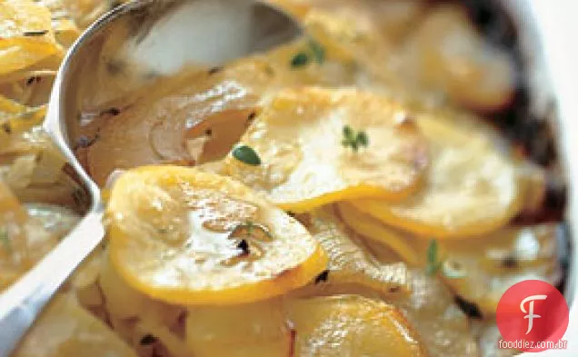 Maçã, batata e gratinado de cebola
